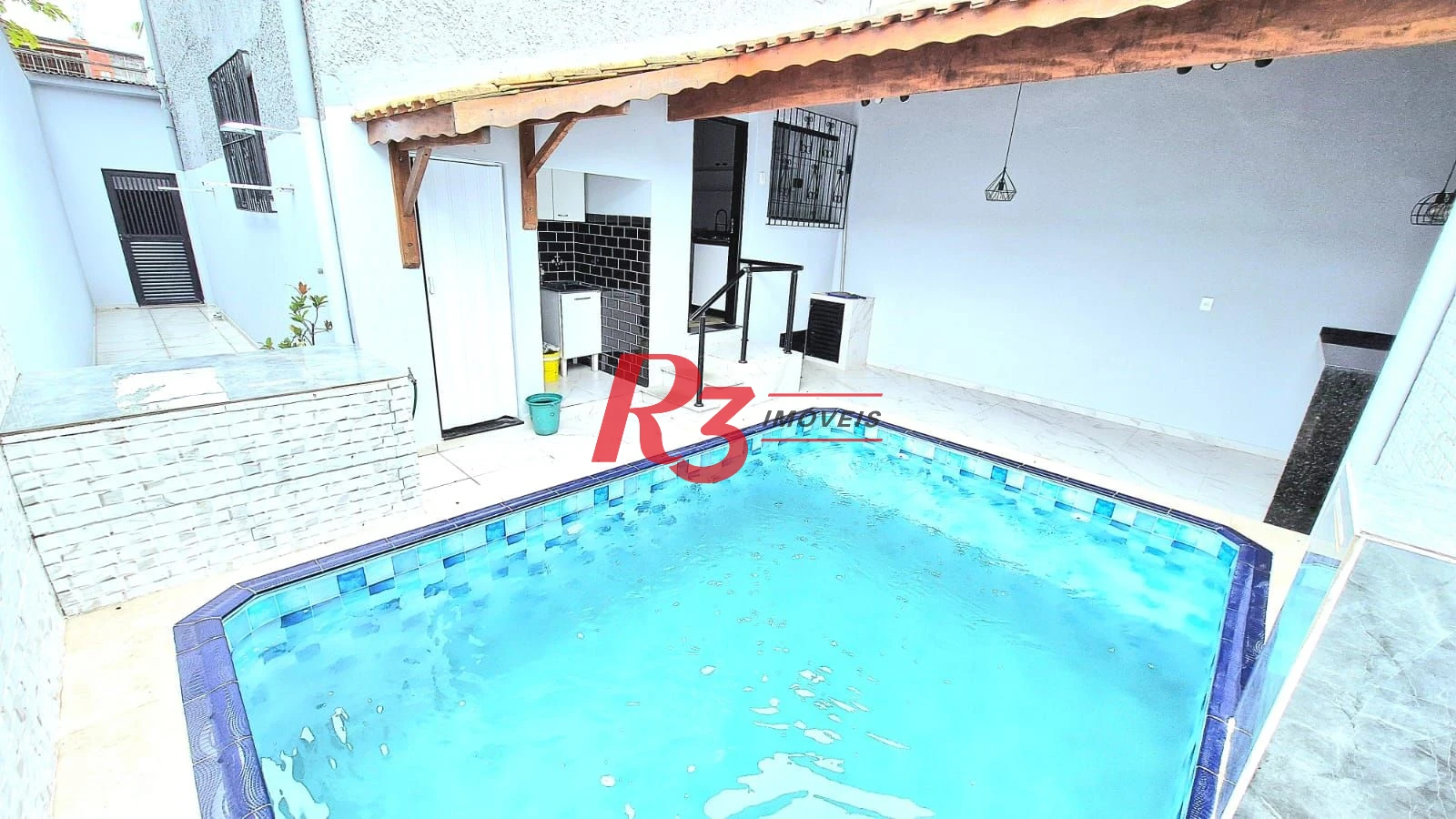 Sobrado à venda, 150 m² por R$ 700.000,00 - Centro - São Vicente/SP