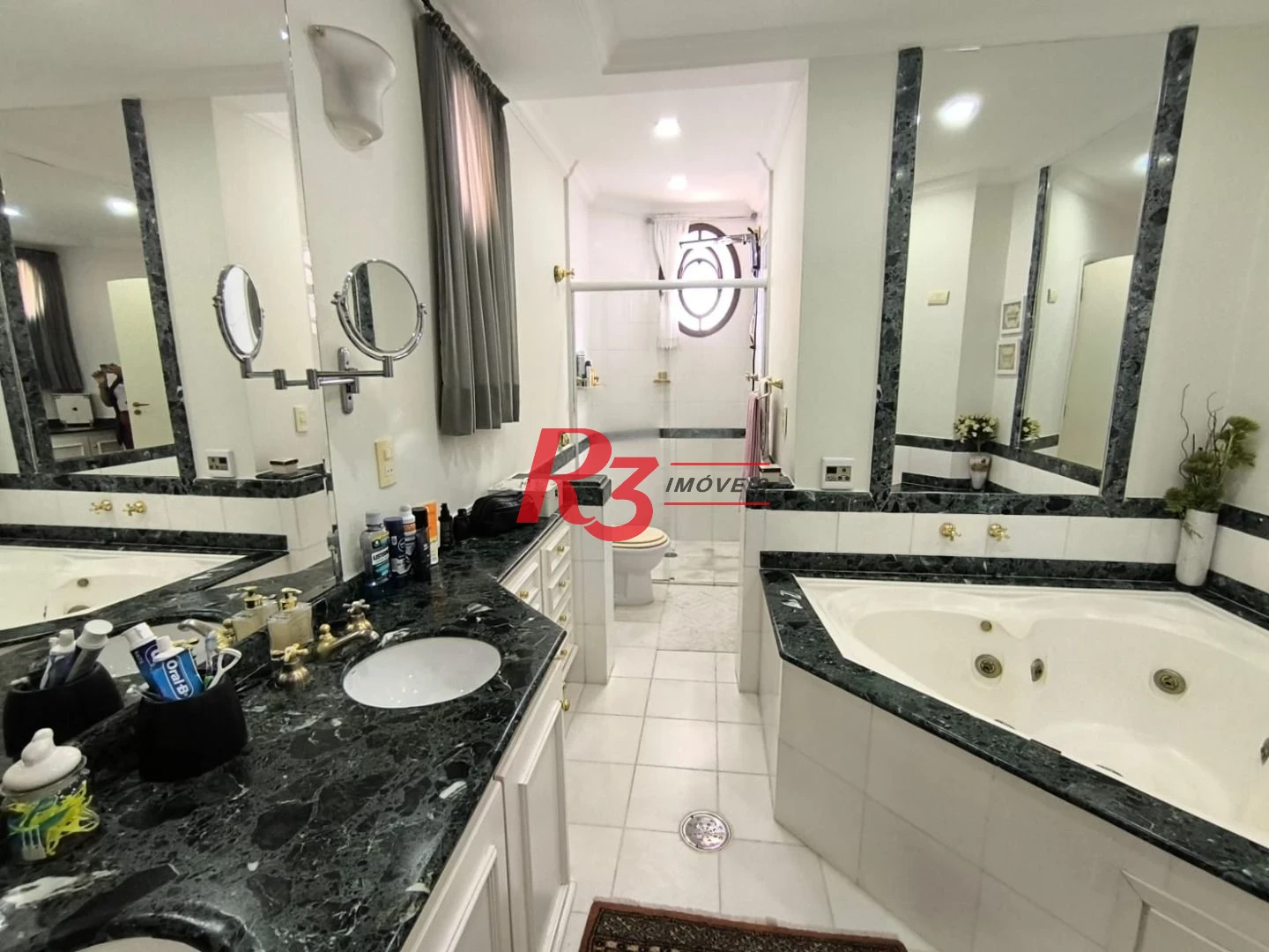 Apartamento com 3 dormitórios à venda, 209 m² por R$ 2.500.000,00 - Boqueirão - Santos/SP