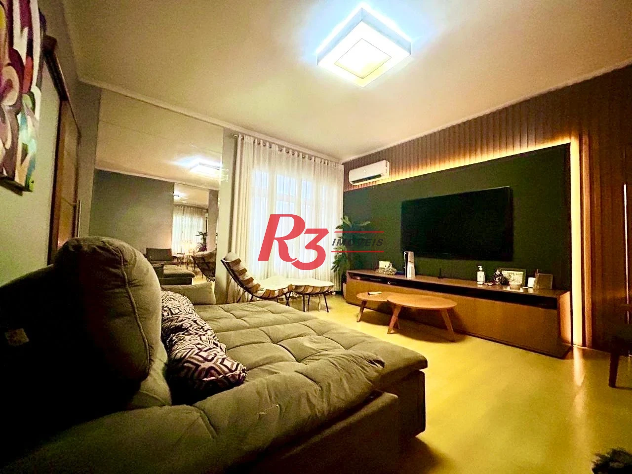 Apartamento com 2 dormitórios à venda, 115 m² por R$ 620.000,00 - Gonzaga - Santos/SP