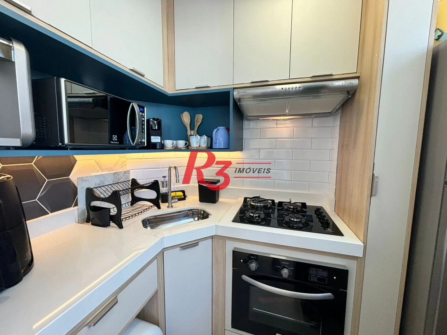 Kitnet para alugar, 28 m² por R$ 5.000,02/mês - Embaré - Santos/SP