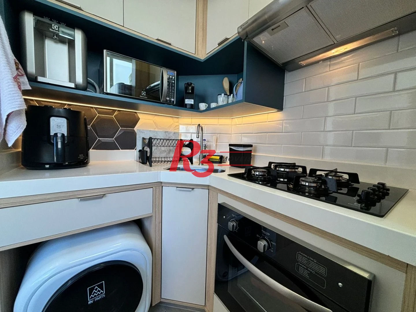 Kitnet para alugar, 28 m² por R$ 5.000,02/mês - Embaré - Santos/SP