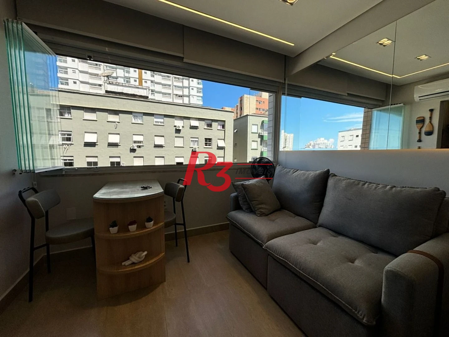 Kitnet para alugar, 28 m² por R$ 5.000,02/mês - Embaré - Santos/SP