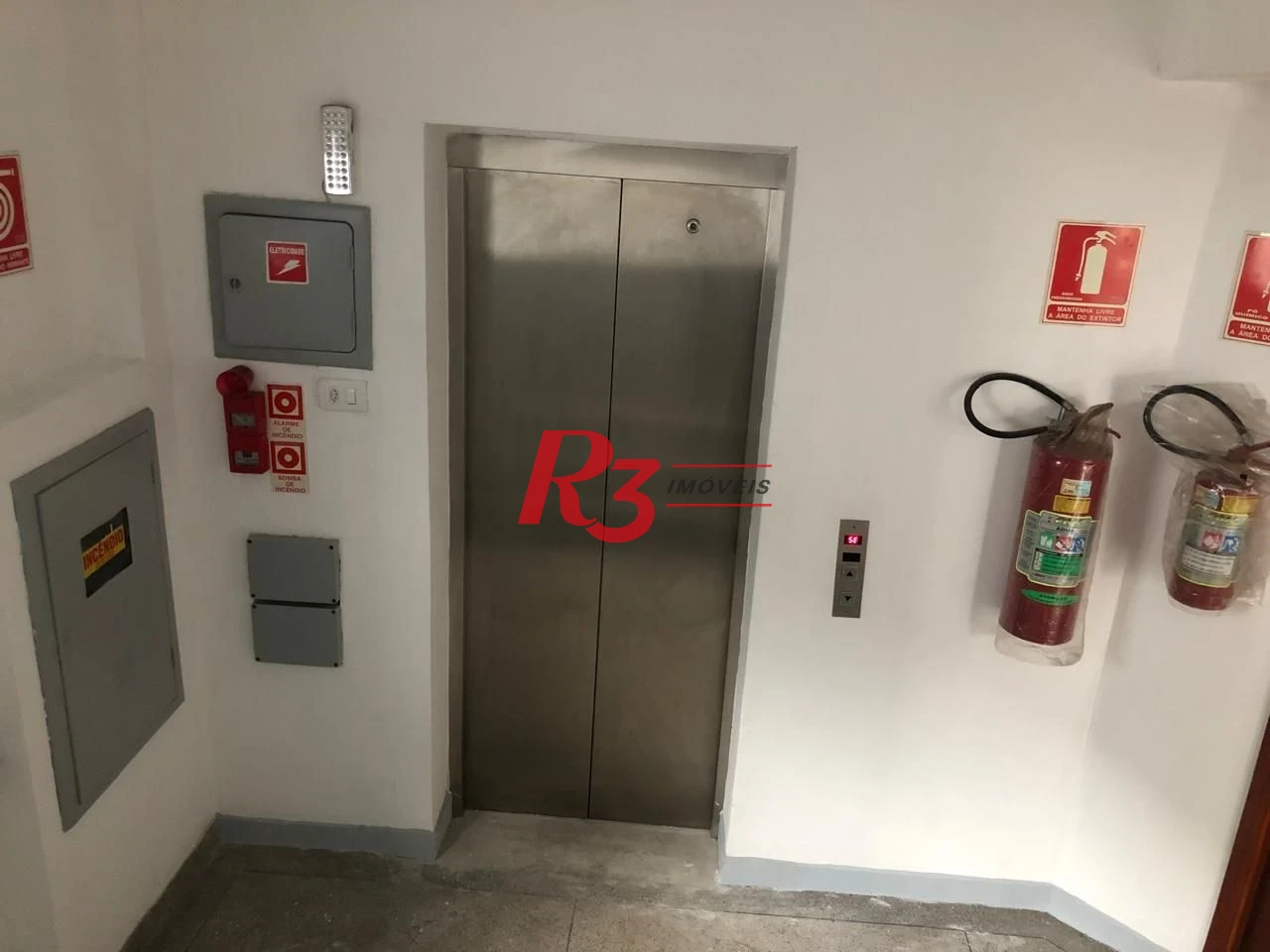 Prédio para alugar, 1000 m² por R$ 33.000,00/mês - Gonzaga - Santos/SP