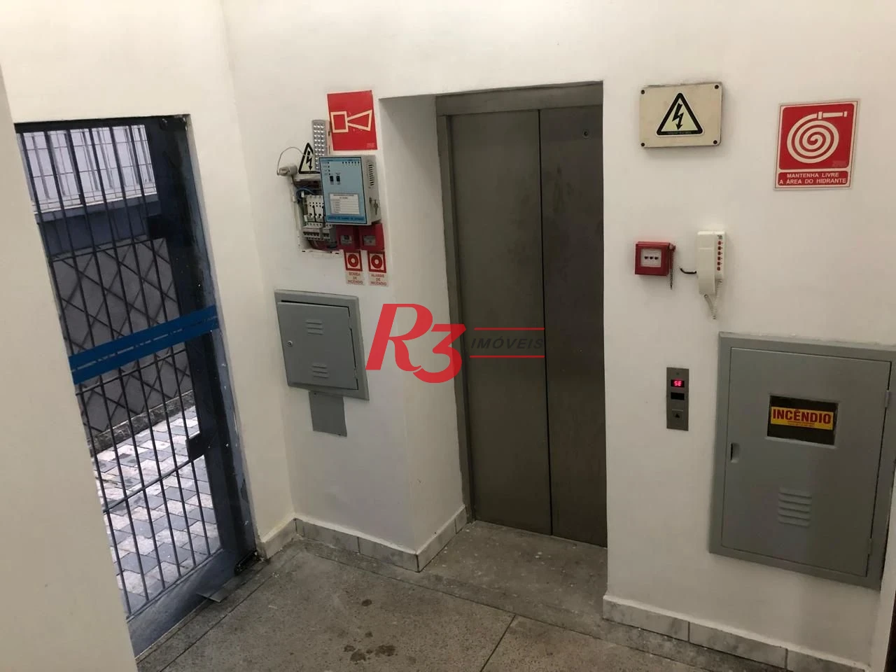 Prédio para alugar, 1000 m² por R$ 33.000,00/mês - Gonzaga - Santos/SP