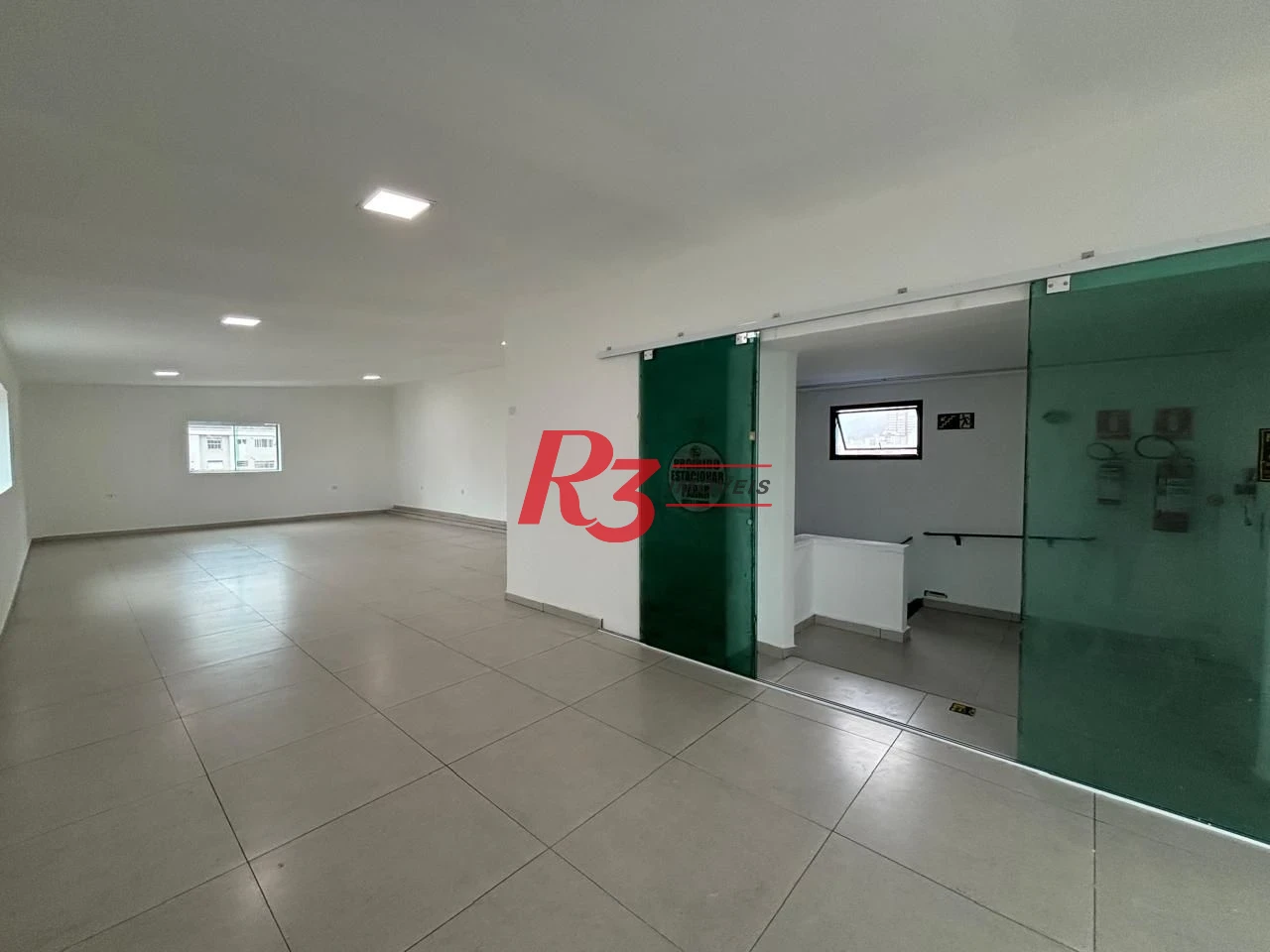 Prédio para alugar, 1000 m² por R$ 32.300,00/mês - Gonzaga - Santos/SP