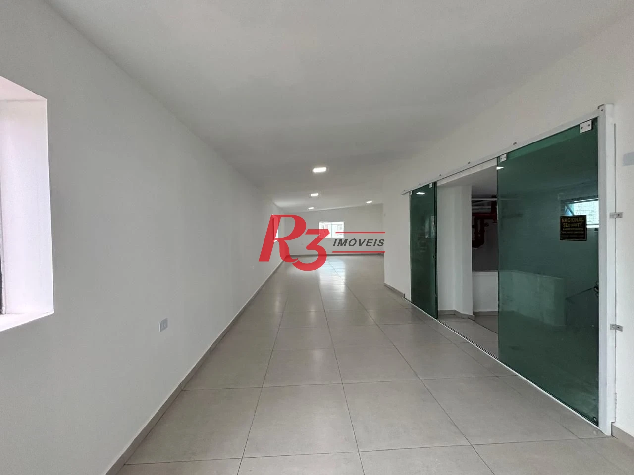 Prédio para alugar, 1000 m² por R$ 32.300,00/mês - Gonzaga - Santos/SP