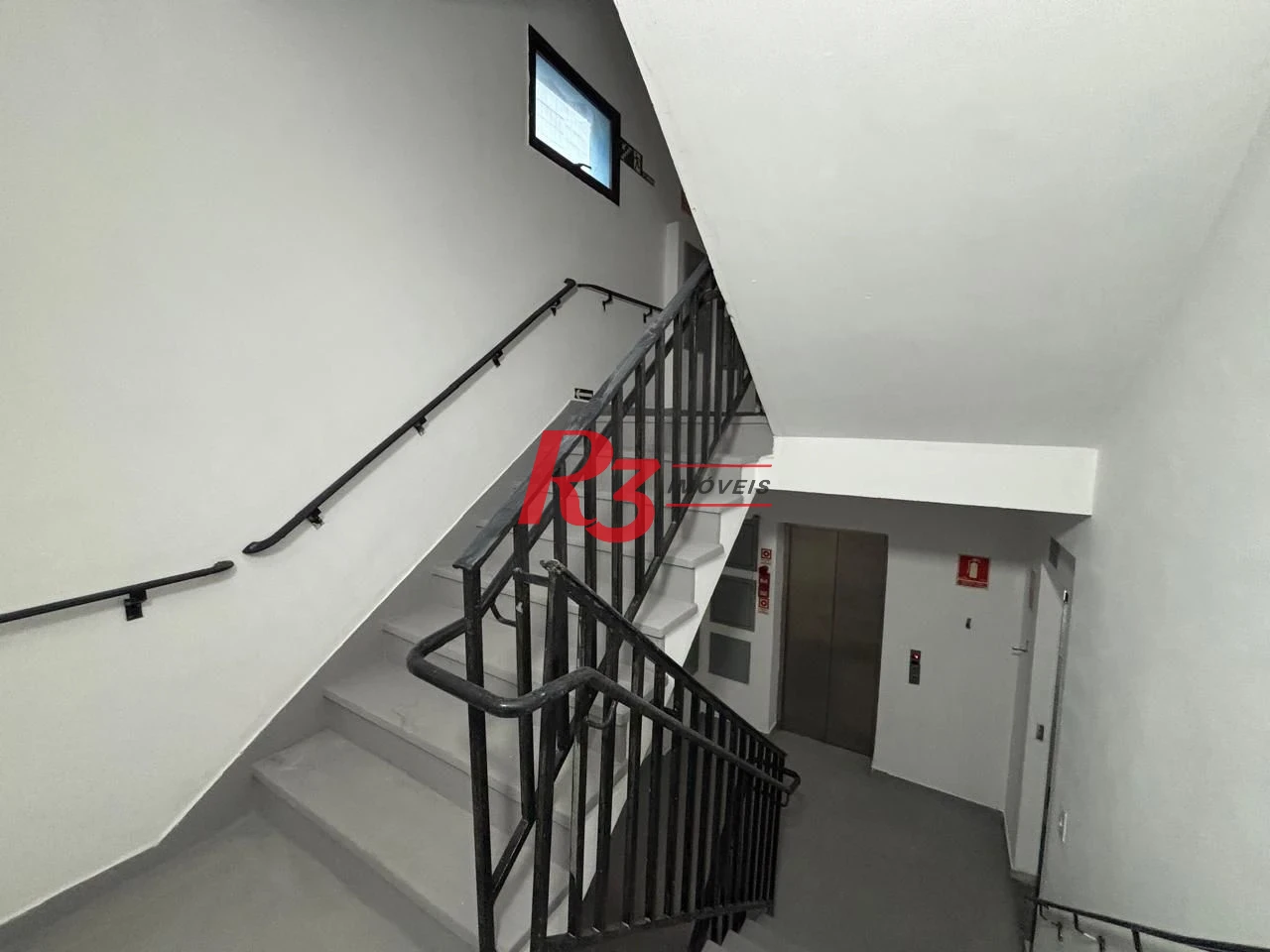 Prédio para alugar, 1000 m² por R$ 32.300,00/mês - Gonzaga - Santos/SP