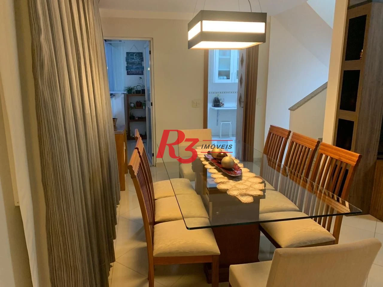 Village com 3 dormitórios à venda, 186 m² por R$ 1.065.000,00 - Gonzaga - Santos/SP