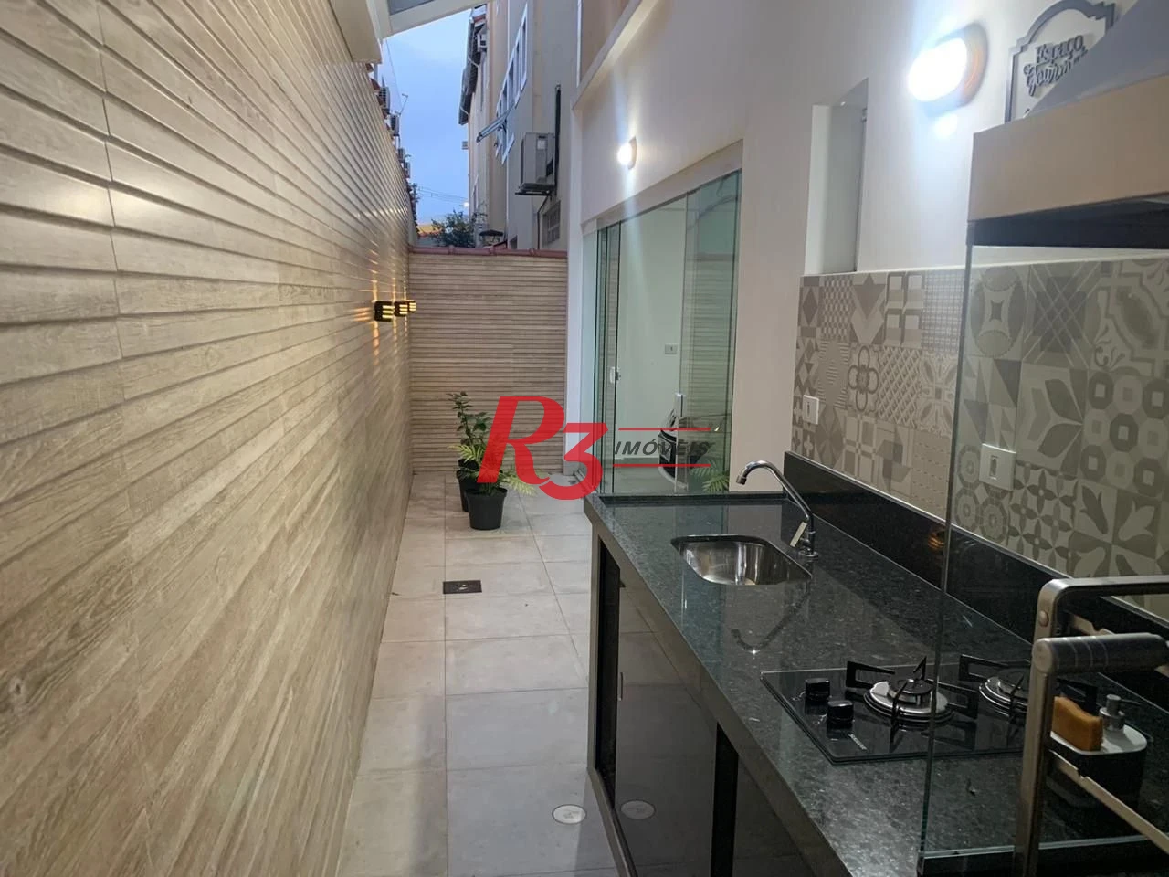 Village com 3 dormitórios à venda, 186 m² por R$ 1.065.000,00 - Gonzaga - Santos/SP