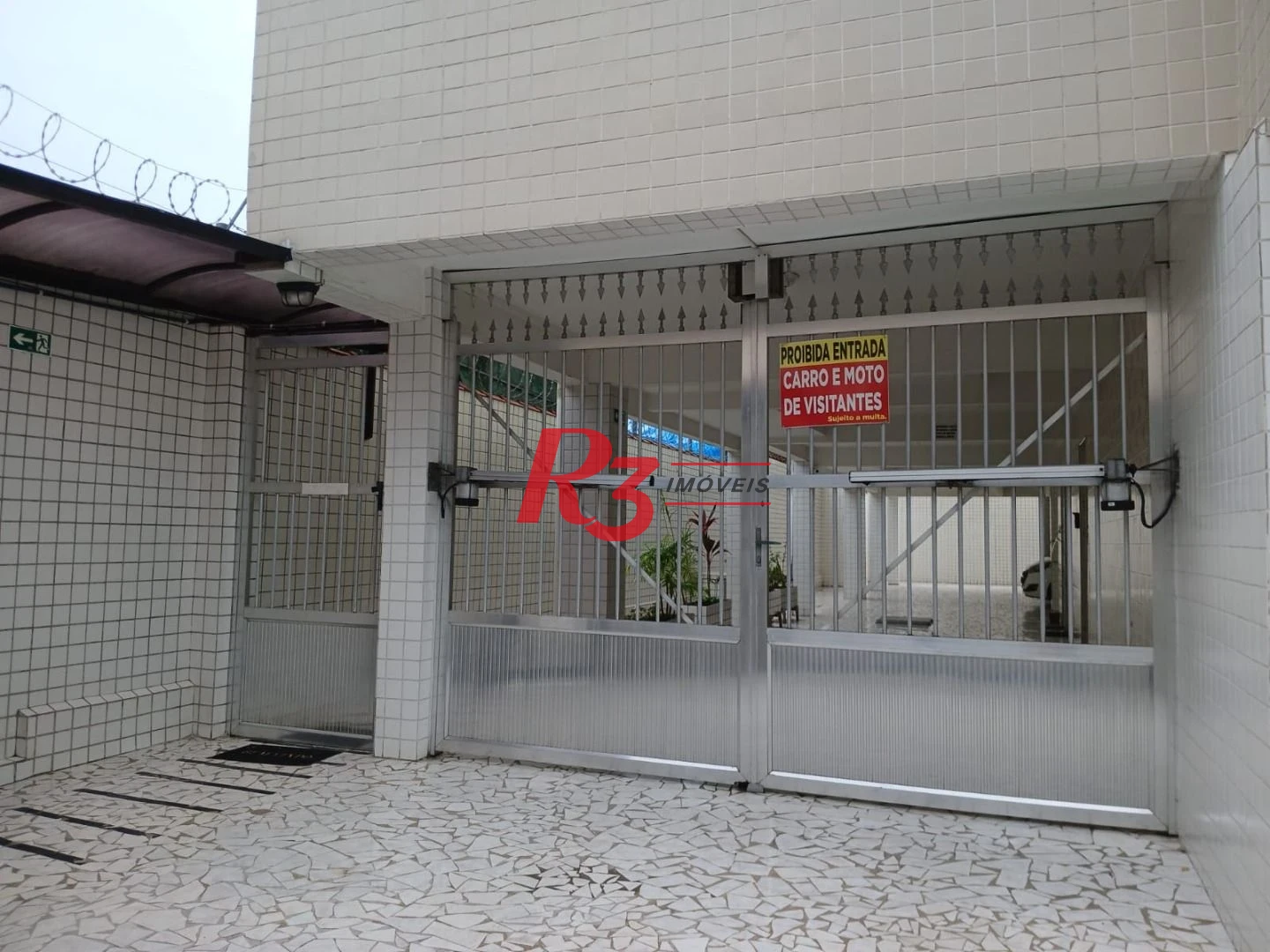 R3 REAL ESTATE VENDE! Apartamento com 2 dormitórios à venda, 65 m² por R$ 270.000 - Catiapoã - São Vicente/SP