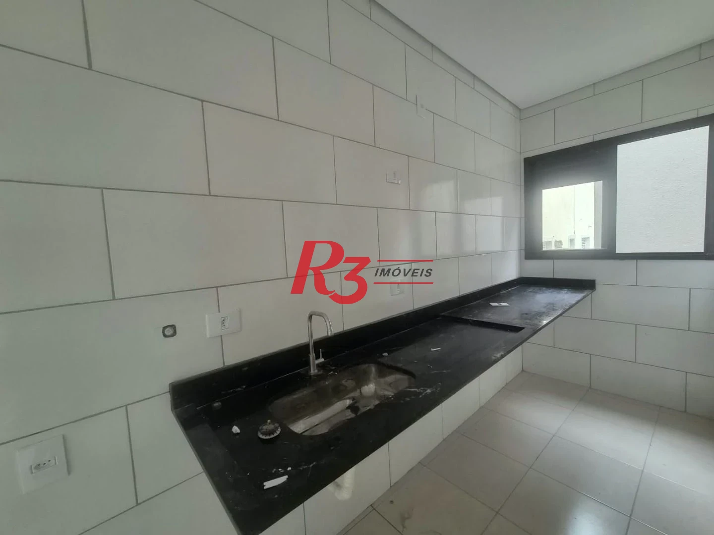 Village com 2 dormitórios à venda, 90 m² por R$ 560.000,00 - Marapé - Santos/SP