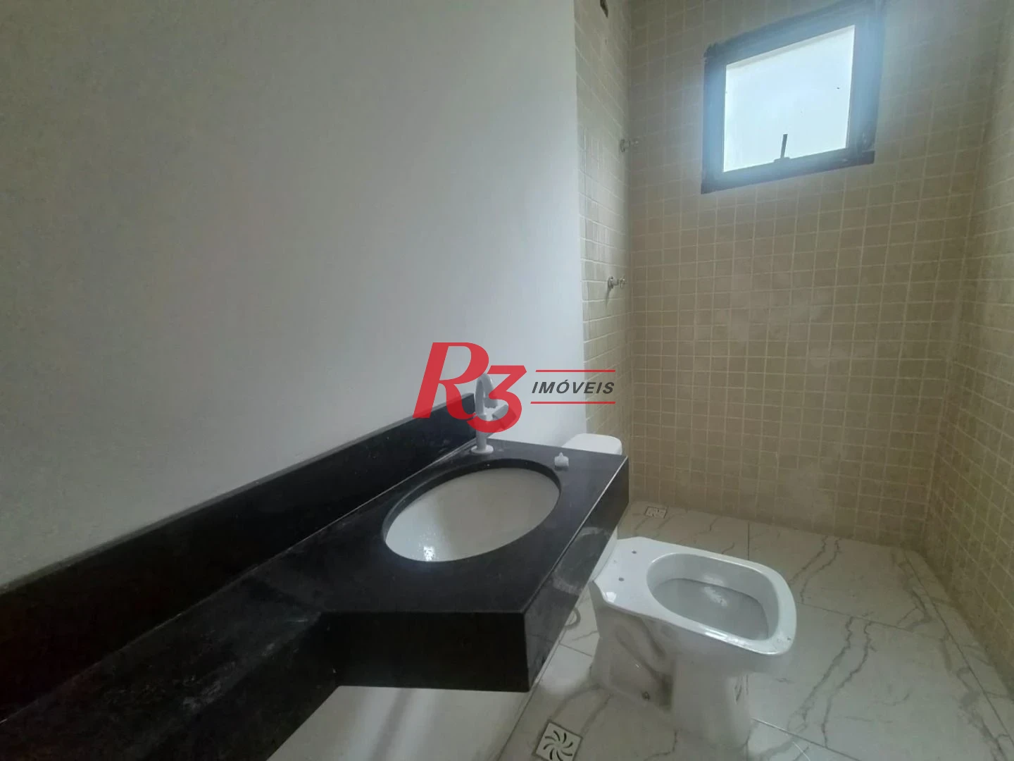 Village com 2 dormitórios à venda, 90 m² por R$ 560.000,00 - Marapé - Santos/SP