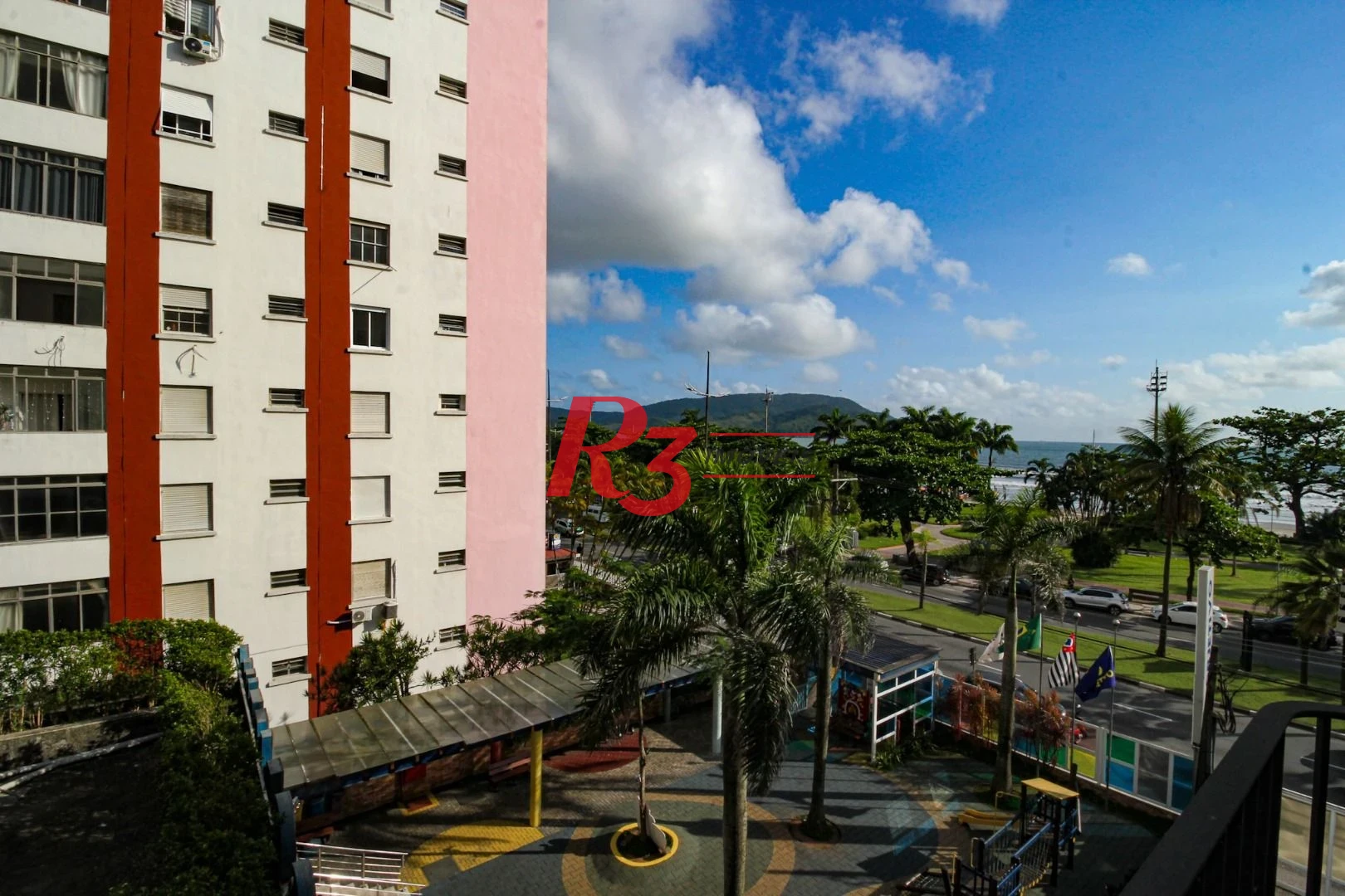 Apartamento com 3 dormitórios à venda, 107 m² por R$ 790.000,00 - Boqueirão - Santos/SP