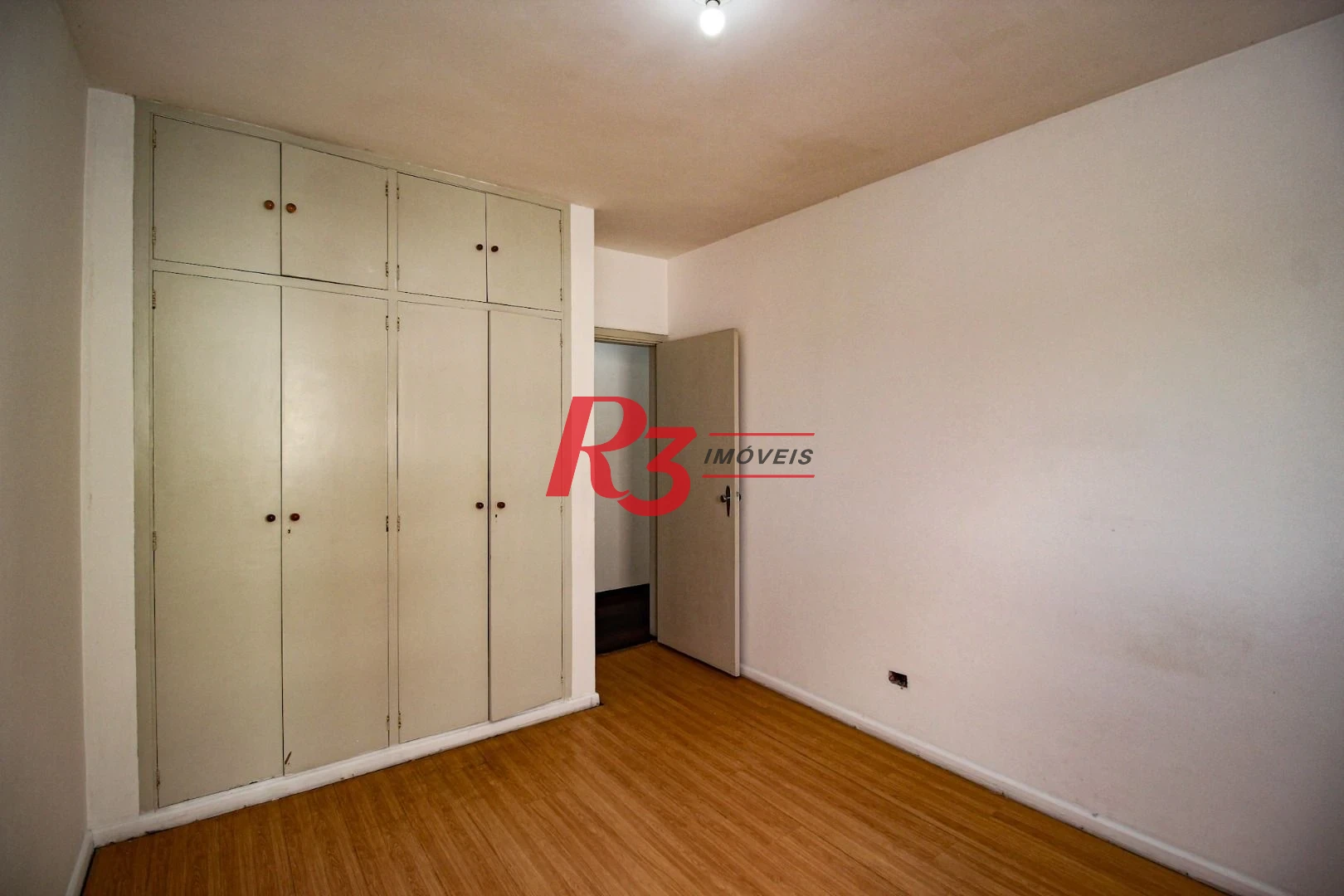 Apartamento com 3 dormitórios à venda, 107 m² por R$ 790.000,00 - Boqueirão - Santos/SP