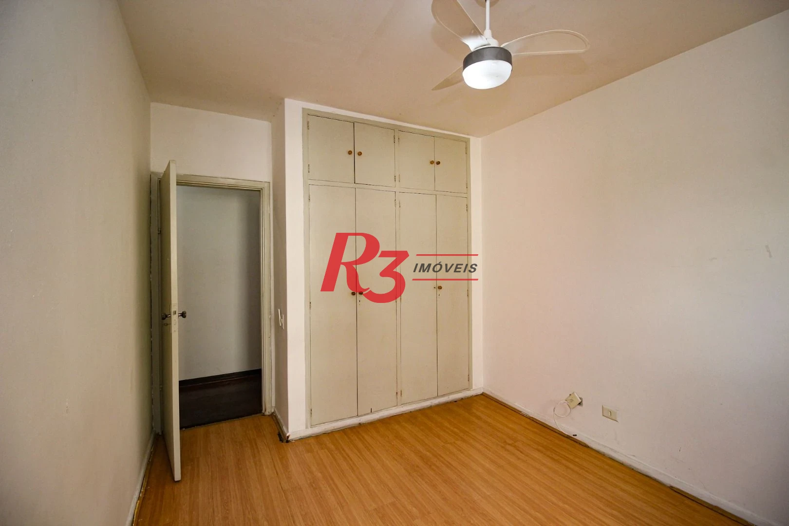 Apartamento com 3 dormitórios à venda, 107 m² por R$ 790.000,00 - Boqueirão - Santos/SP