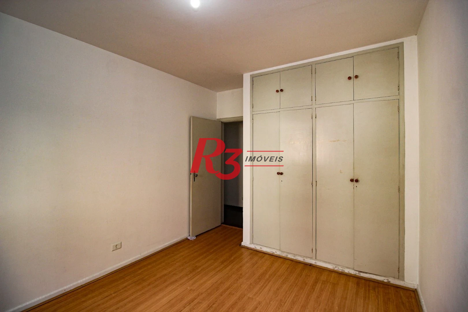 Apartamento com 3 dormitórios à venda, 107 m² por R$ 790.000,00 - Boqueirão - Santos/SP