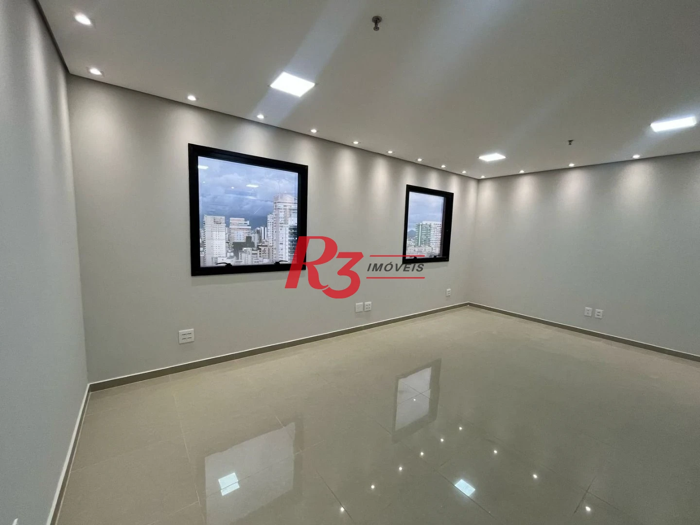 Sala, 50 m² - venda por R$ 350.000,00 ou aluguel por R$ 4.200,00/mês - Boqueirão - Santos/SP