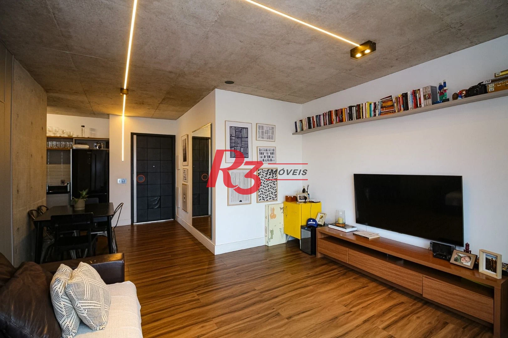 Apartamento à venda, 74 m² por R$ 940.000,00 - Embaré - Santos/SP