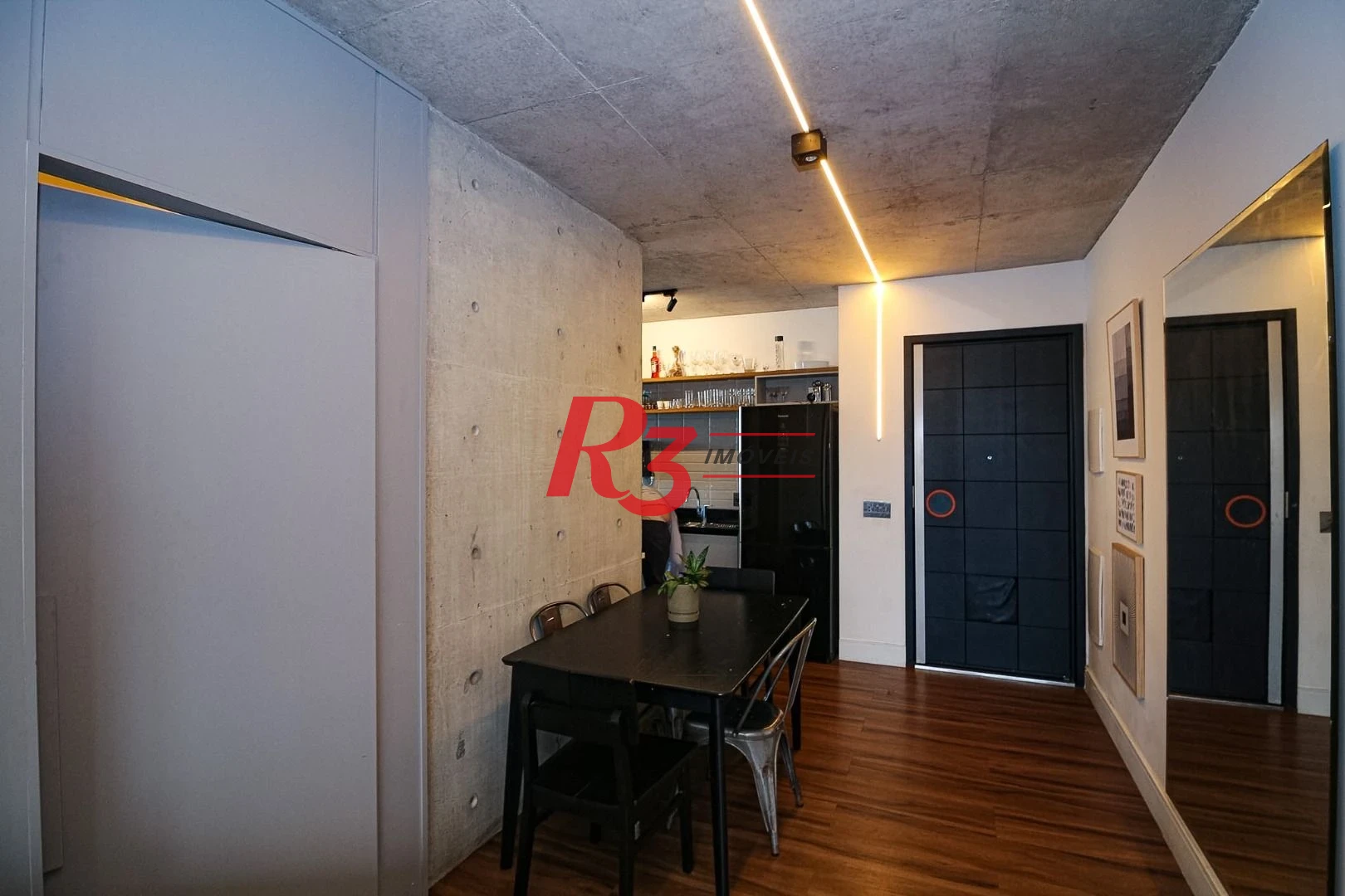 Apartamento à venda, 74 m² por R$ 940.000,00 - Embaré - Santos/SP