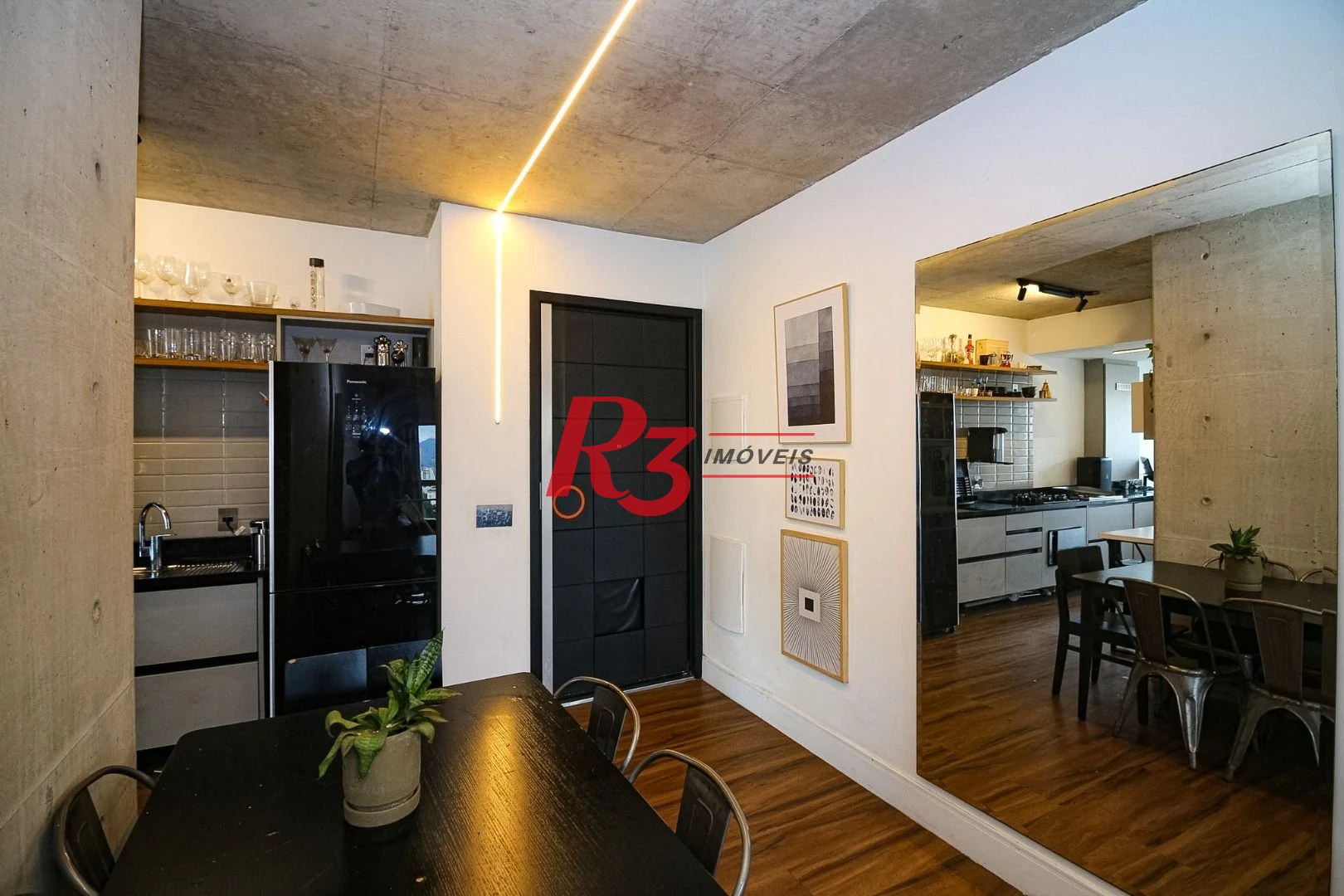 Apartamento à venda, 74 m² por R$ 940.000,00 - Embaré - Santos/SP