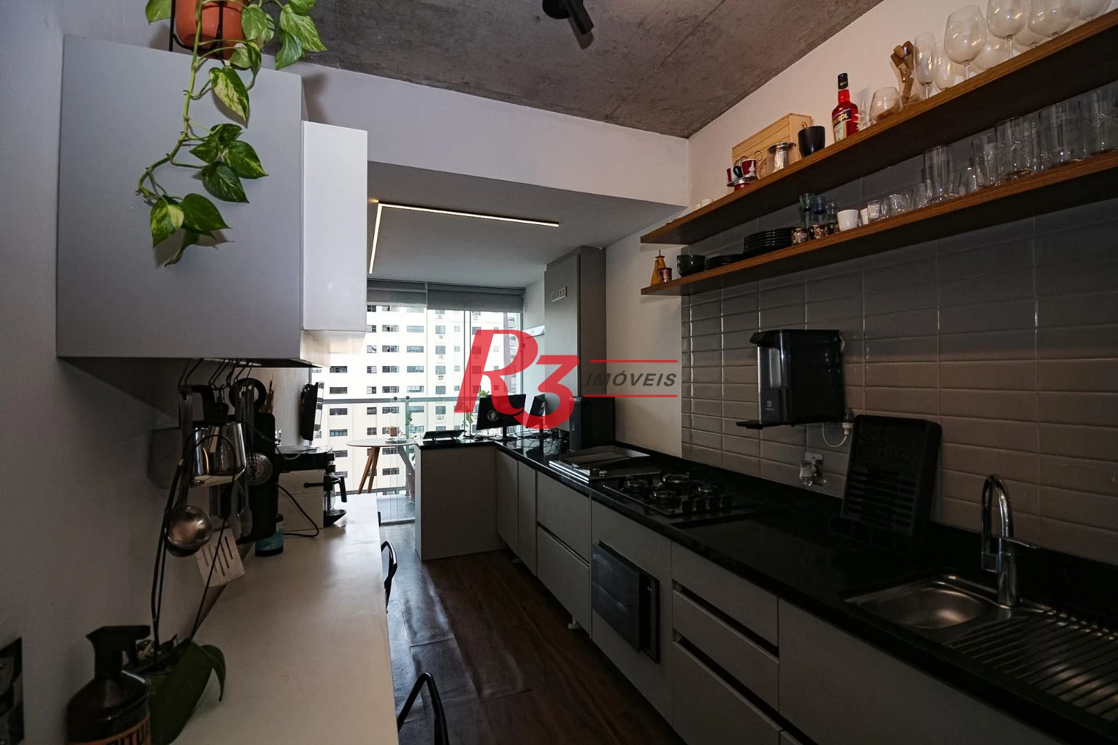 Apartamento à venda, 74 m² por R$ 940.000,00 - Embaré - Santos/SP