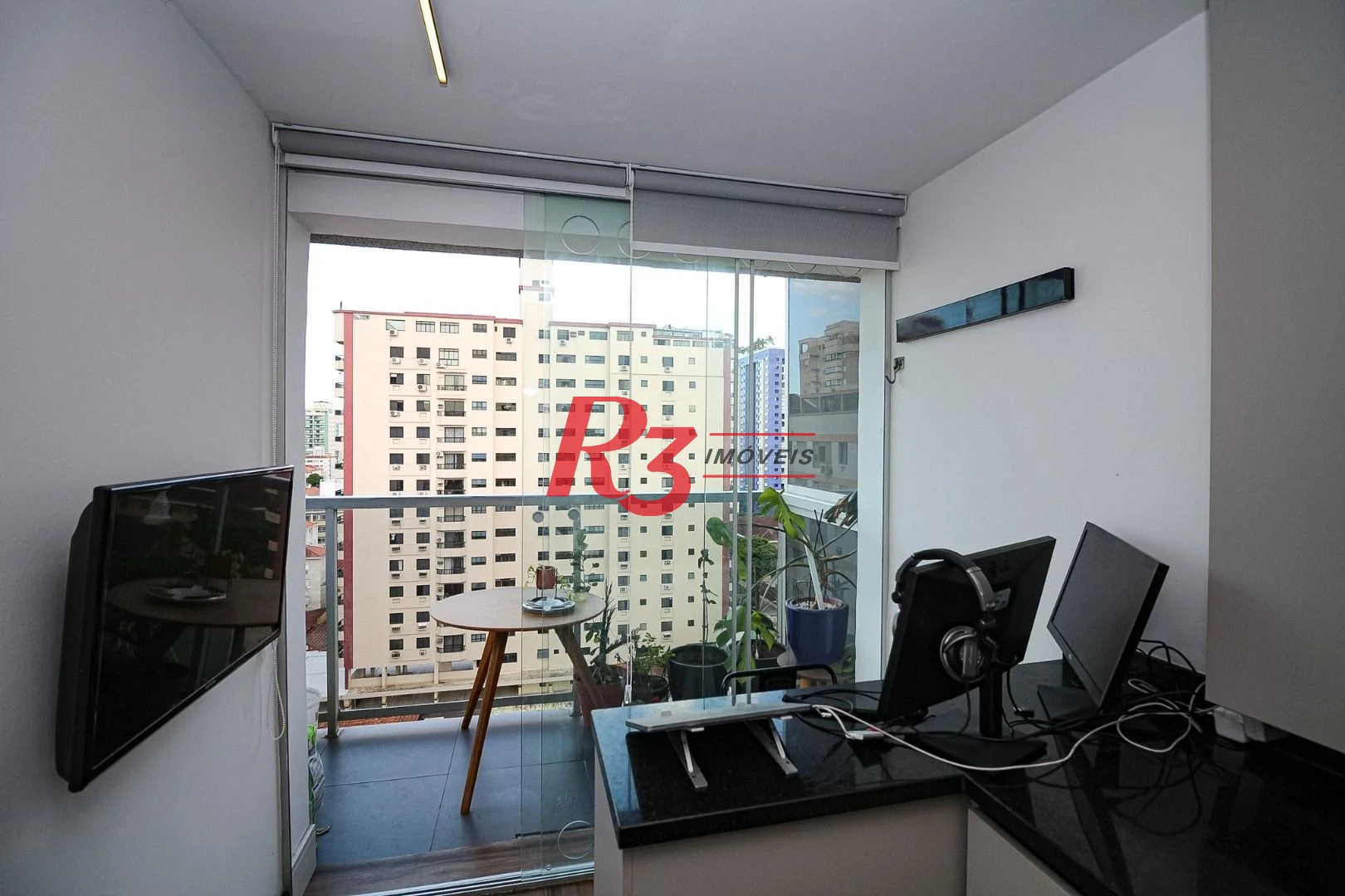 Apartamento à venda, 74 m² por R$ 940.000,00 - Embaré - Santos/SP