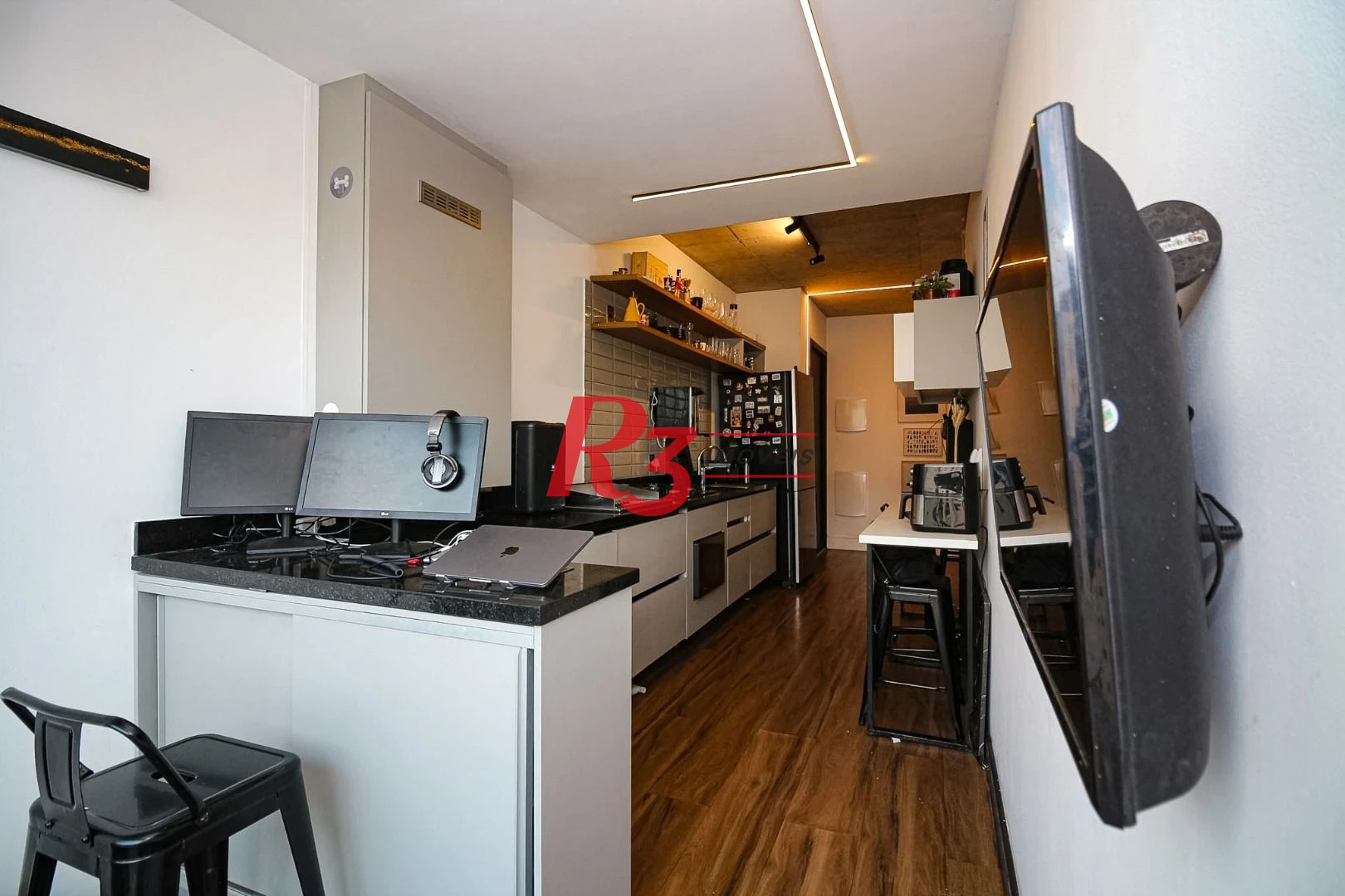 Apartamento à venda, 74 m² por R$ 940.000,00 - Embaré - Santos/SP