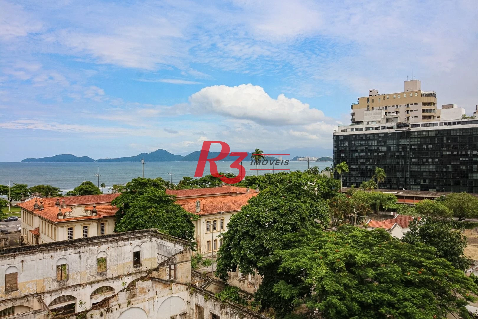 Apartamento com 2 dormitórios à venda, 110 m² por R$ 940.000,00 - Aparecida - Santos/SP