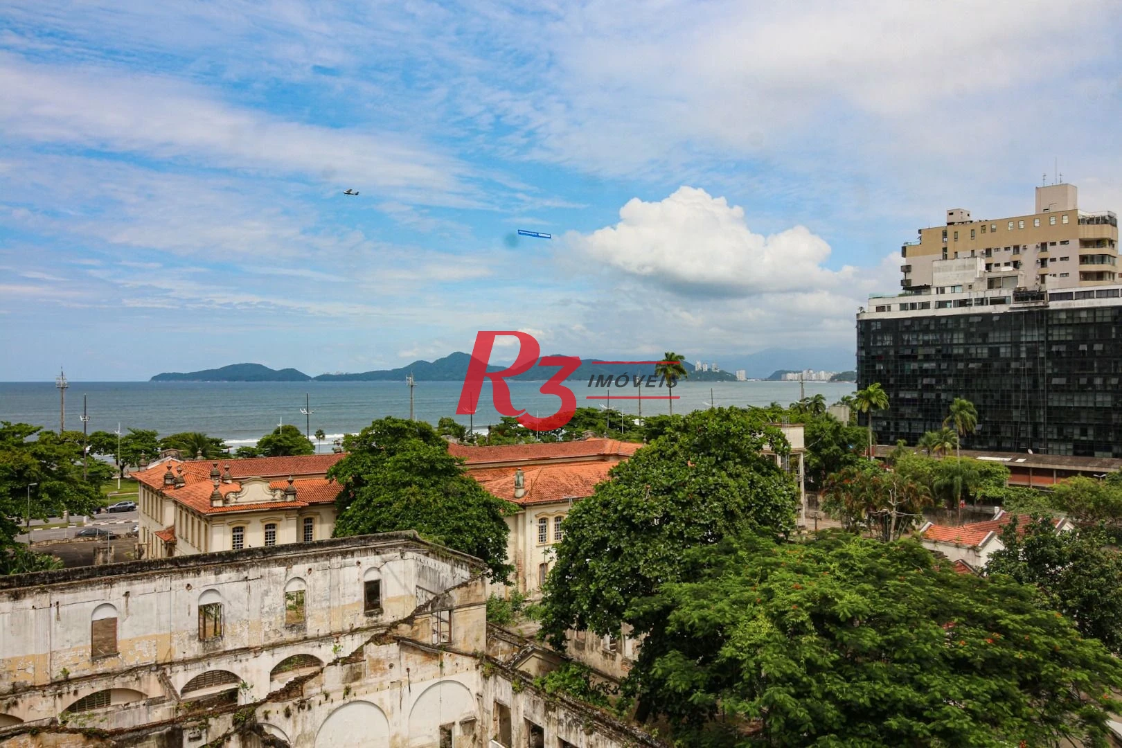 Apartamento com 2 dormitórios à venda, 110 m² por R$ 940.000,00 - Aparecida - Santos/SP