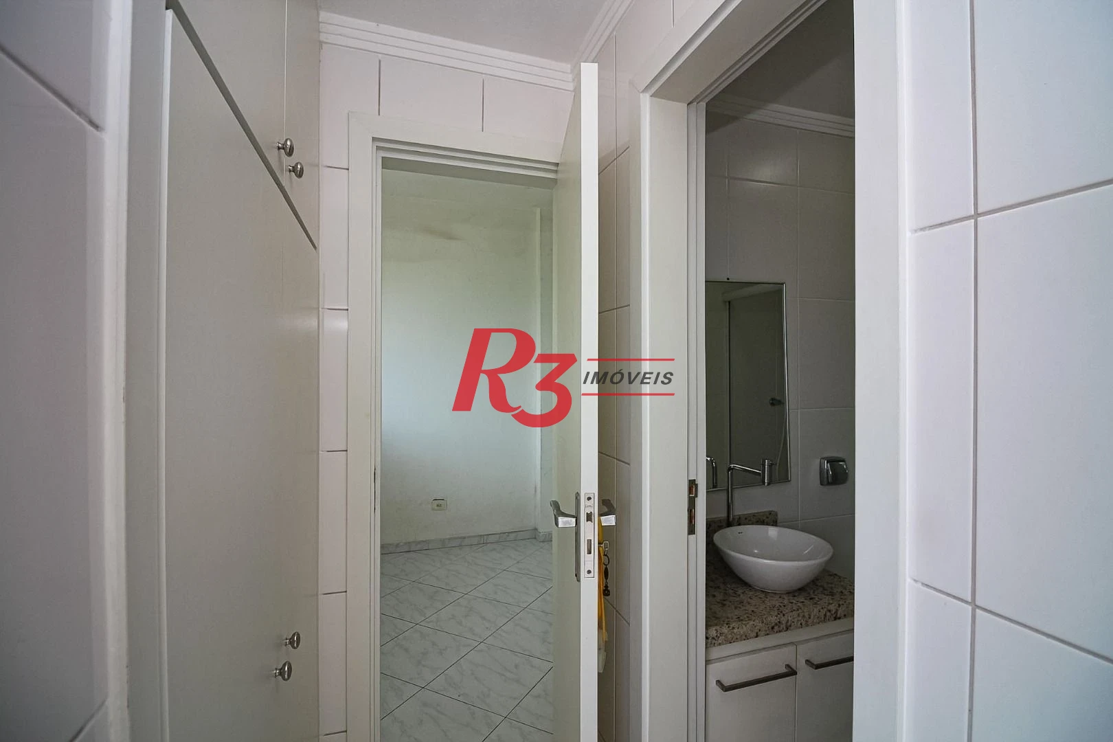 Apartamento com 2 dormitórios à venda, 110 m² por R$ 940.000,00 - Aparecida - Santos/SP