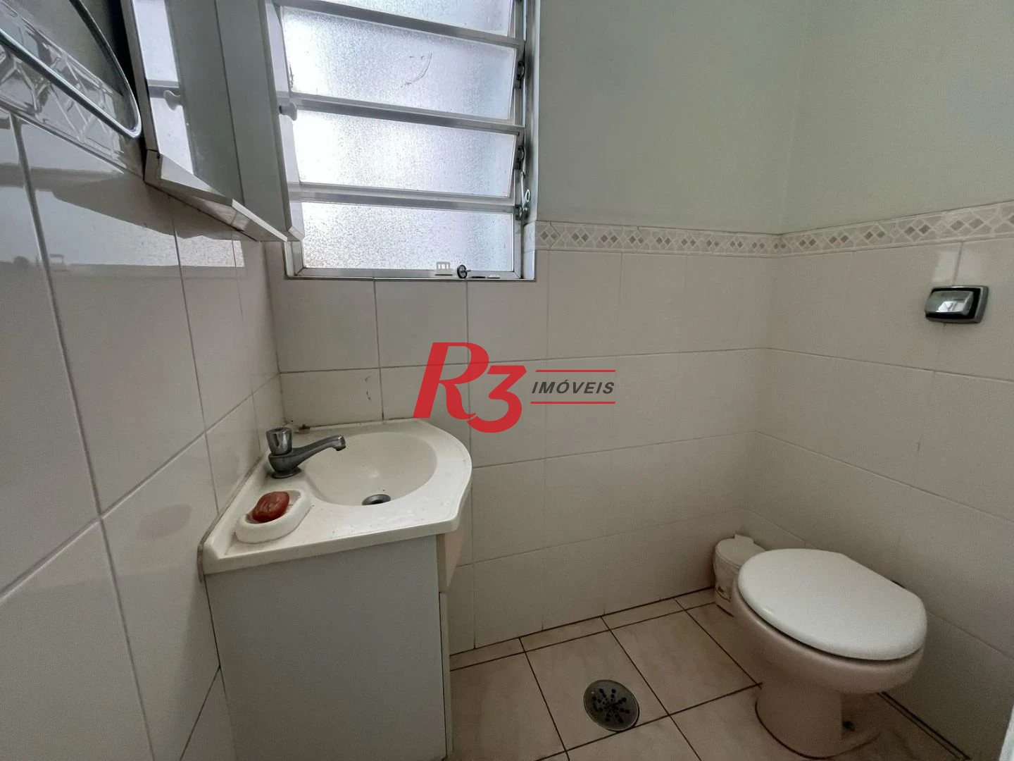 Sala à venda, 72 m² por R$ 240.000,00 - Centro - Santos/SP