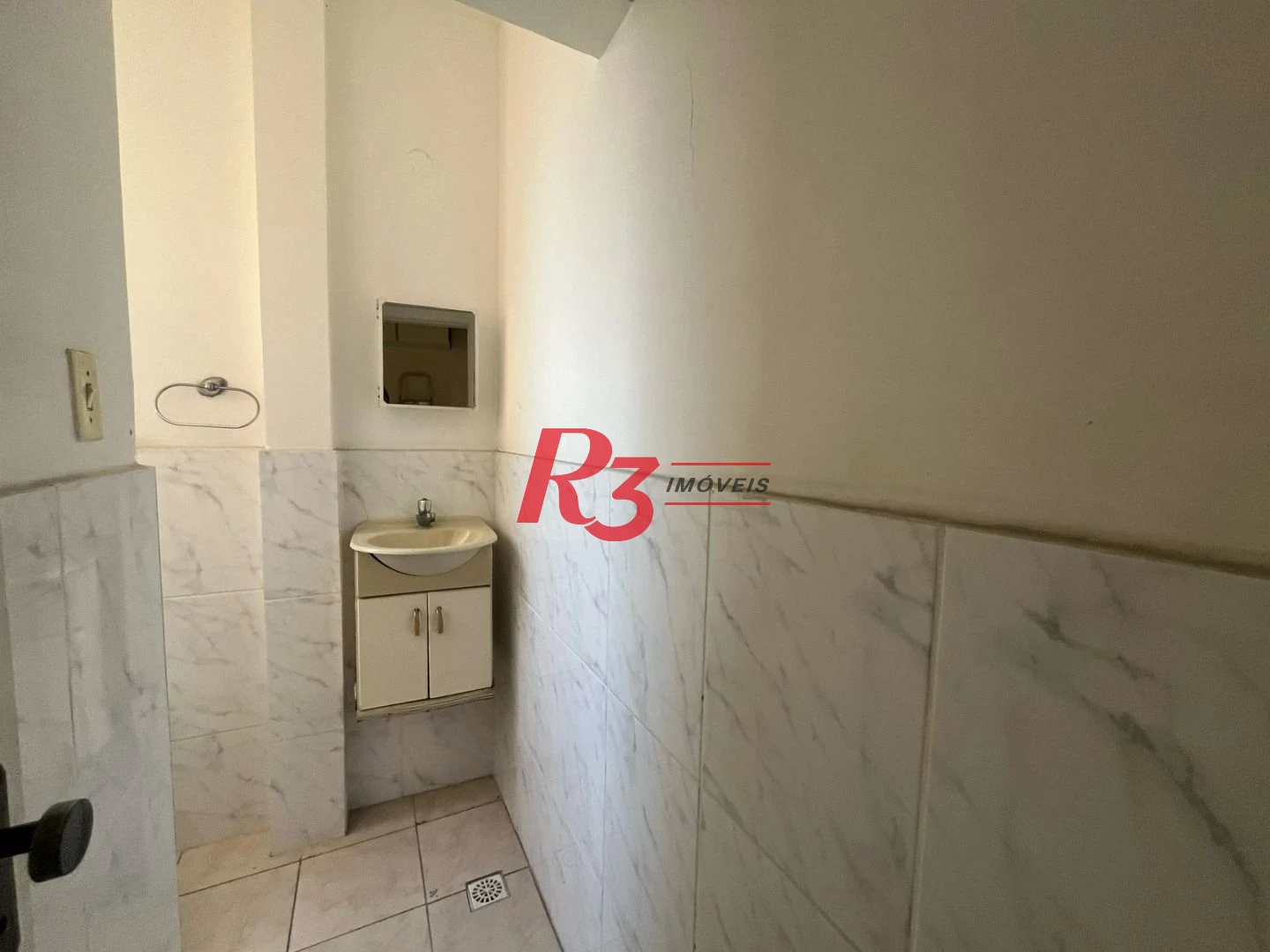 Sala à venda, 72 m² por R$ 240.000,00 - Centro - Santos/SP
