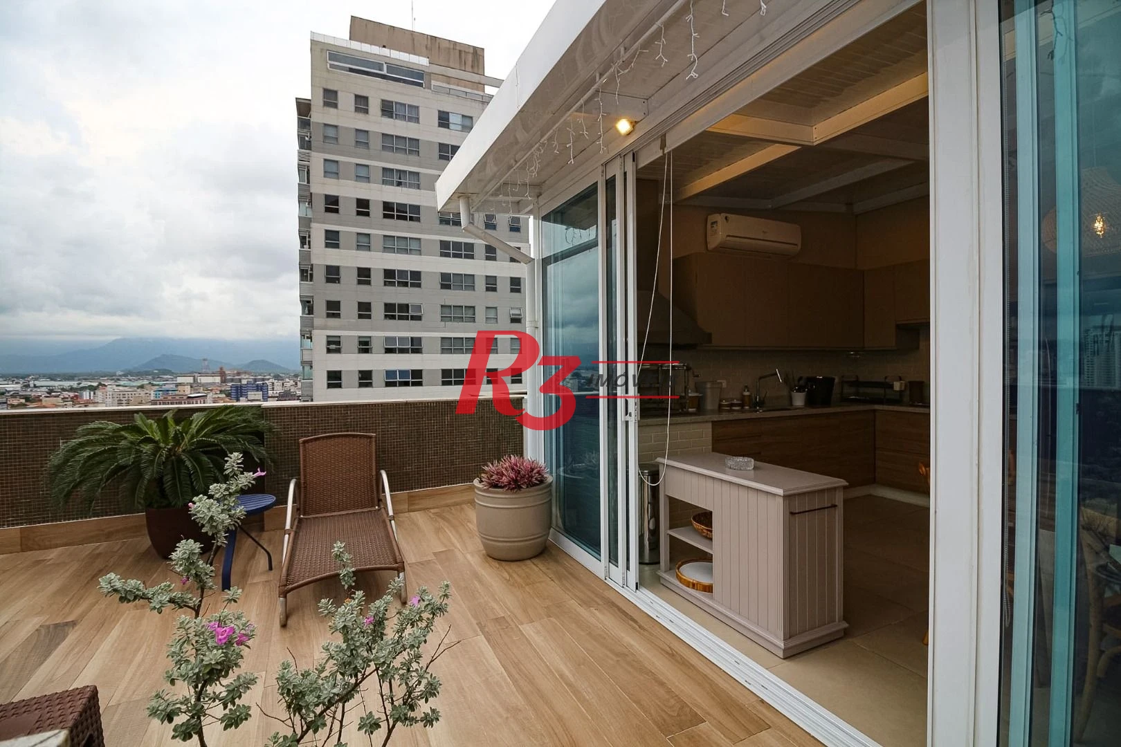 Cobertura com 4 dormitórios à venda, 430 m² por R$ 7.450.000,00 - Embaré - Santos/SP