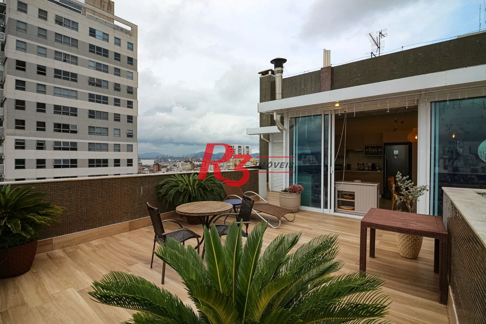 Cobertura com 4 dormitórios à venda, 430 m² por R$ 7.450.000,00 - Embaré - Santos/SP