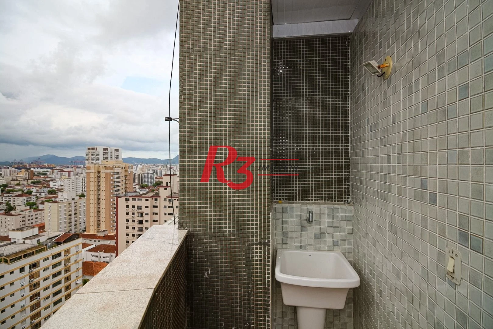 Cobertura com 4 dormitórios à venda, 430 m² por R$ 7.450.000,00 - Embaré - Santos/SP