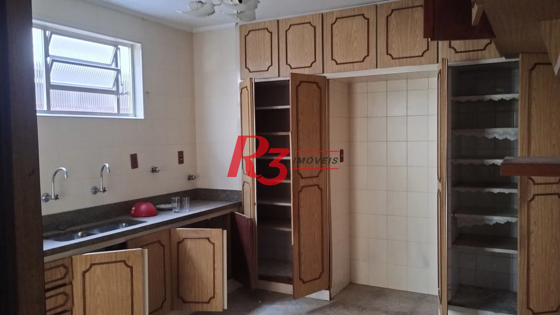 Casa com 4 dormitórios para alugar, 248 m² por R$ 9.650,90/mês - Ponta da Praia - Santos/SP