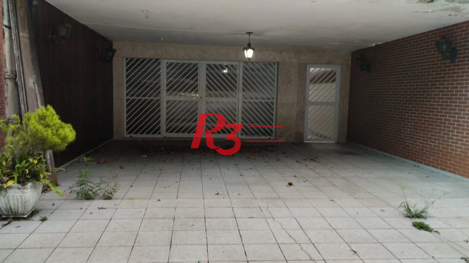 Excelente casa com 4 dormitórios sendo 1 suíte