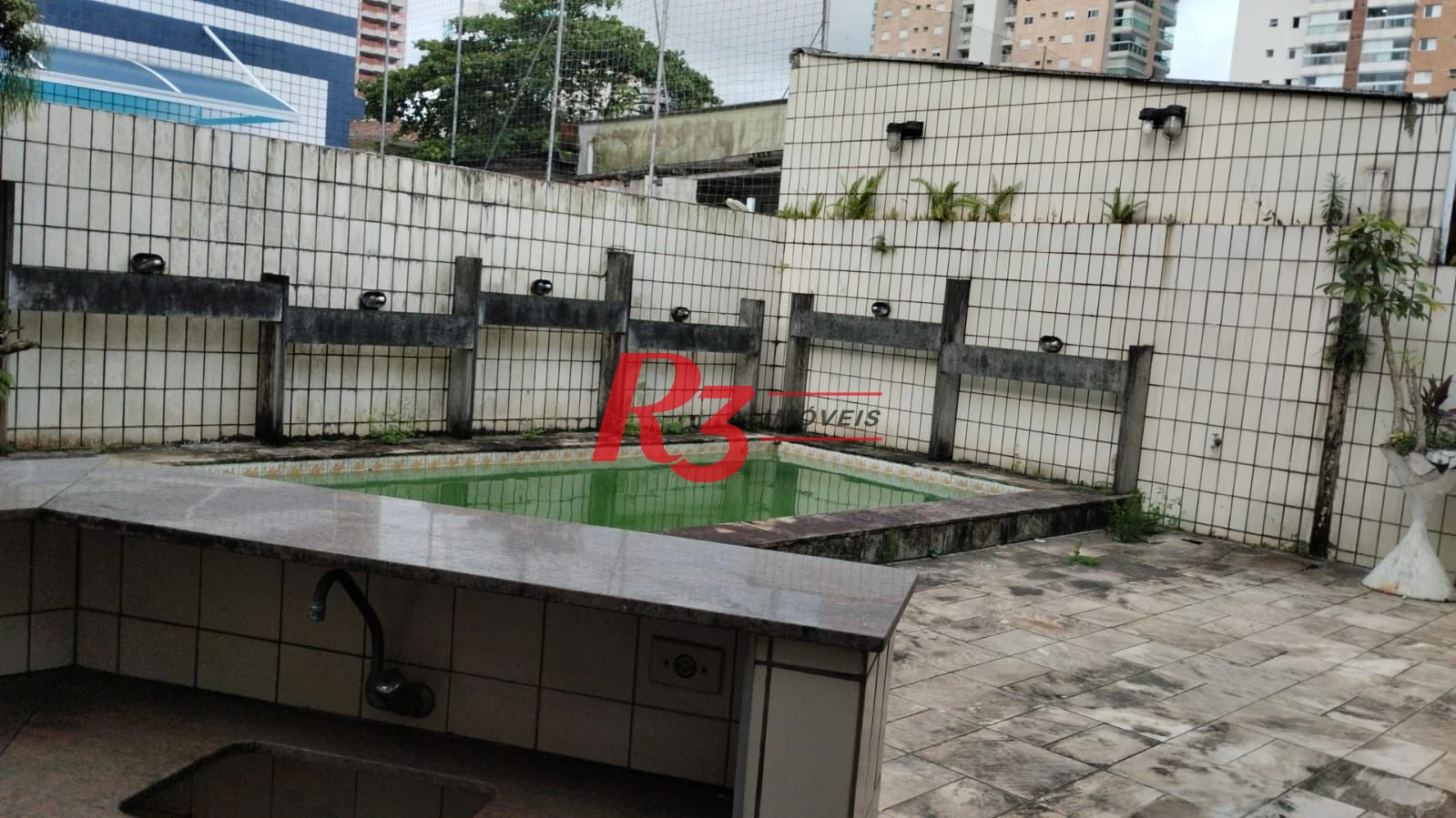 Excelente casa com 4 dormitórios sendo 1 suíte