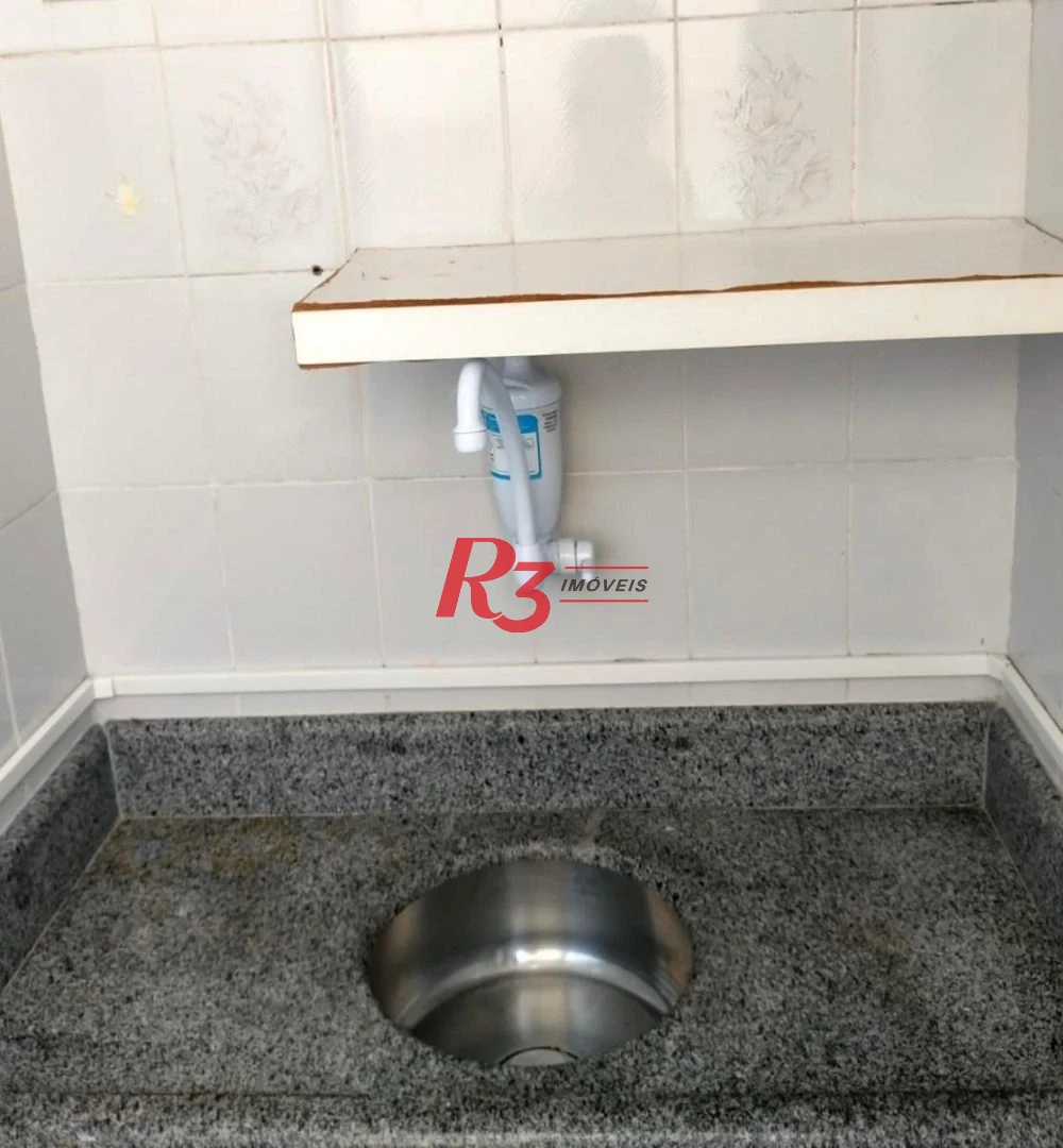 Conjunto à venda, 63 m² por R$ 250.000,00 - Ponta da Praia - Santos/SP