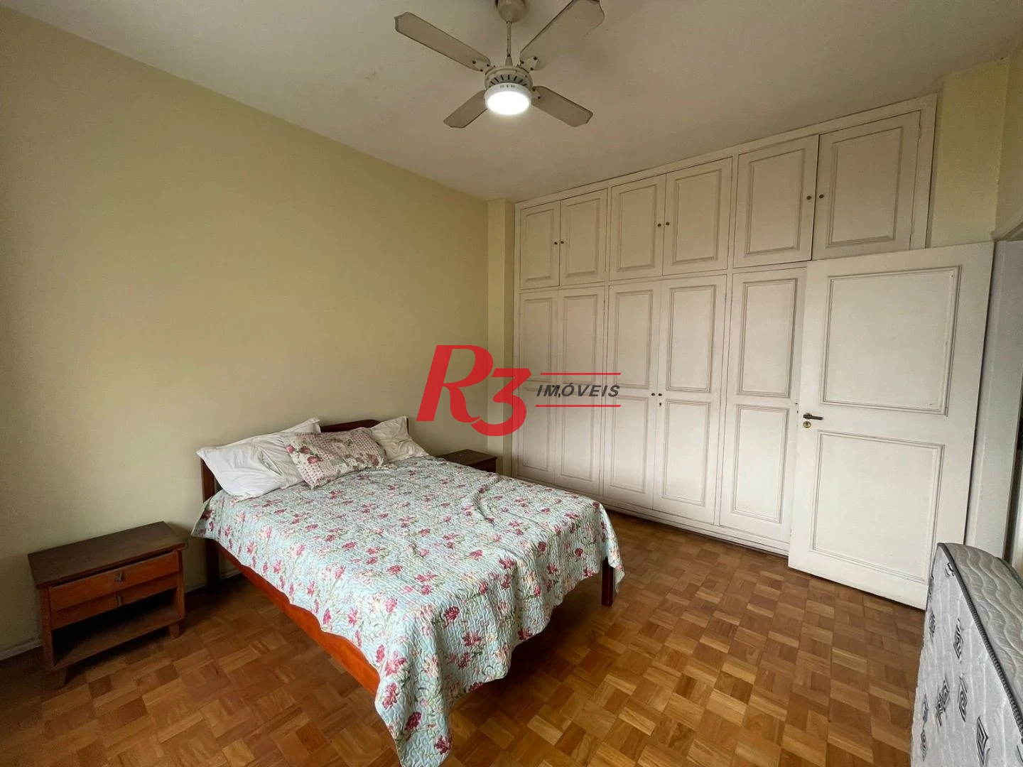 Apartamento com 4 dormitórios à venda, 235 m² por R$ 1.400.000,00 - Ilha Porchat - São Vicente/SP