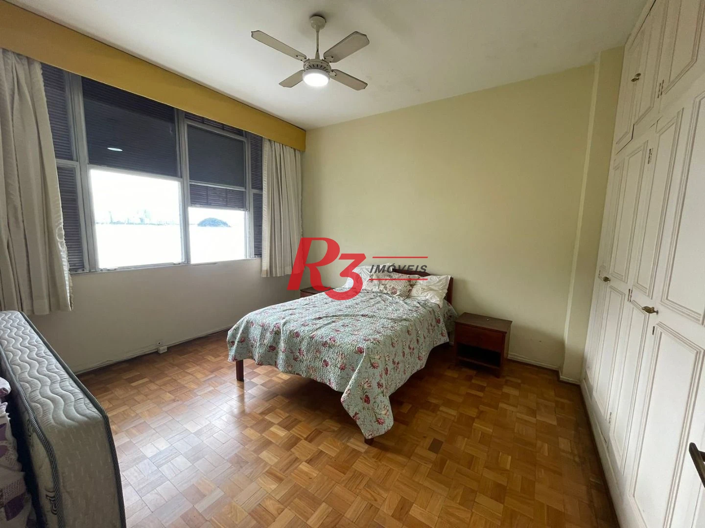 Apartamento com 4 dormitórios à venda, 235 m² por R$ 1.400.000,00 - Ilha Porchat - São Vicente/SP
