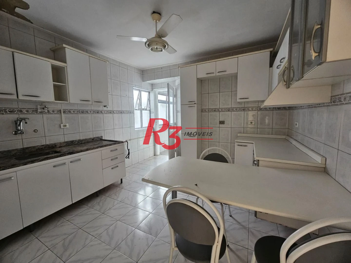 Apartamento com 2 dormitórios à venda, 80 m² por R$ 440.000,00 - Campo Grande - Santos/SP