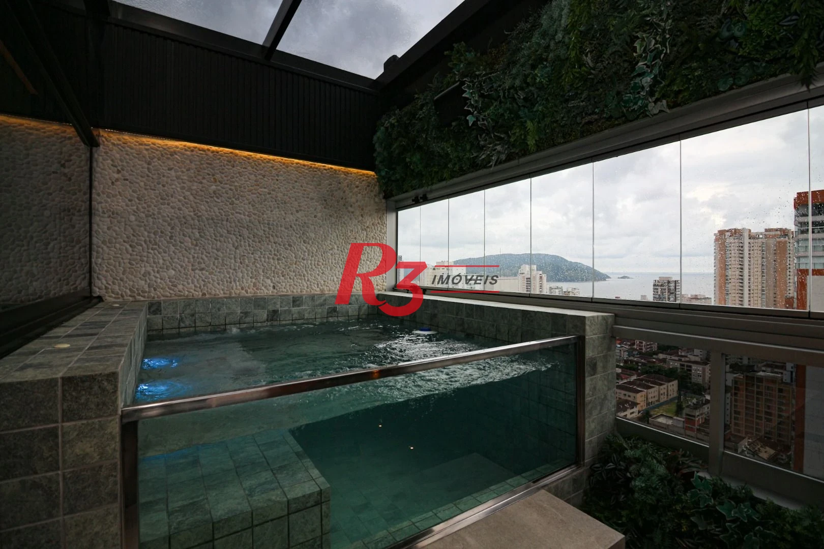Cobertura com 2 suítes à venda, 148 m² por R$ 3.300.000 - Embaré - Santos/SP