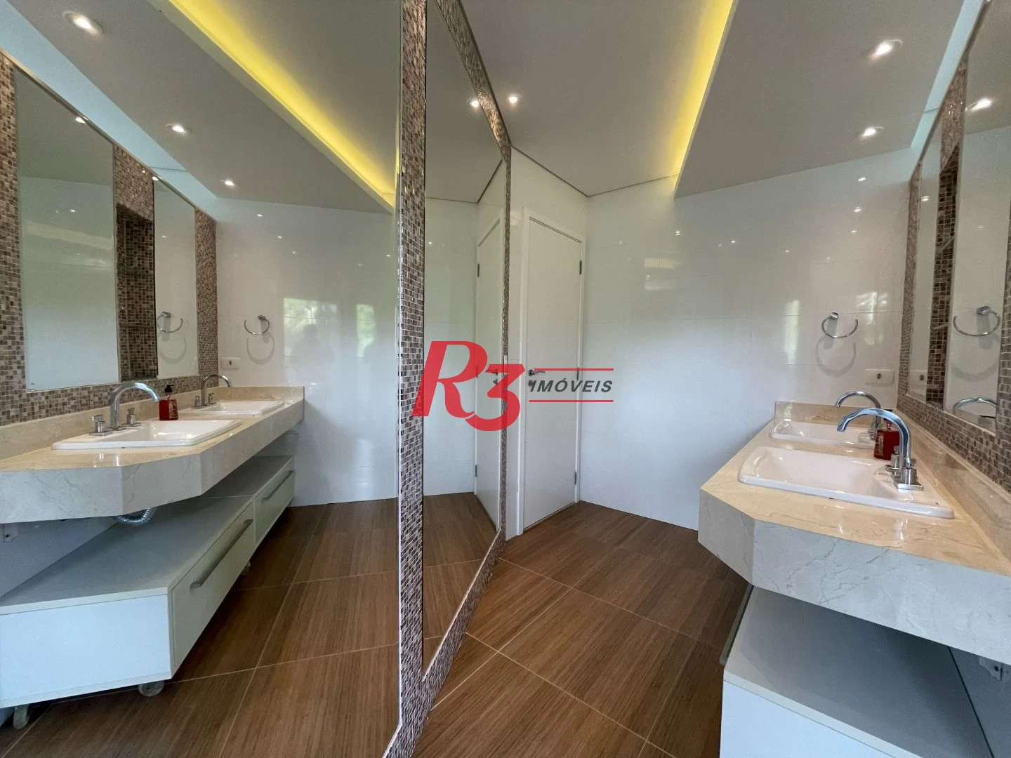 Casa à venda, 841 m² por R$ 13.900.000,00 - Acapulco - Guarujá/SP