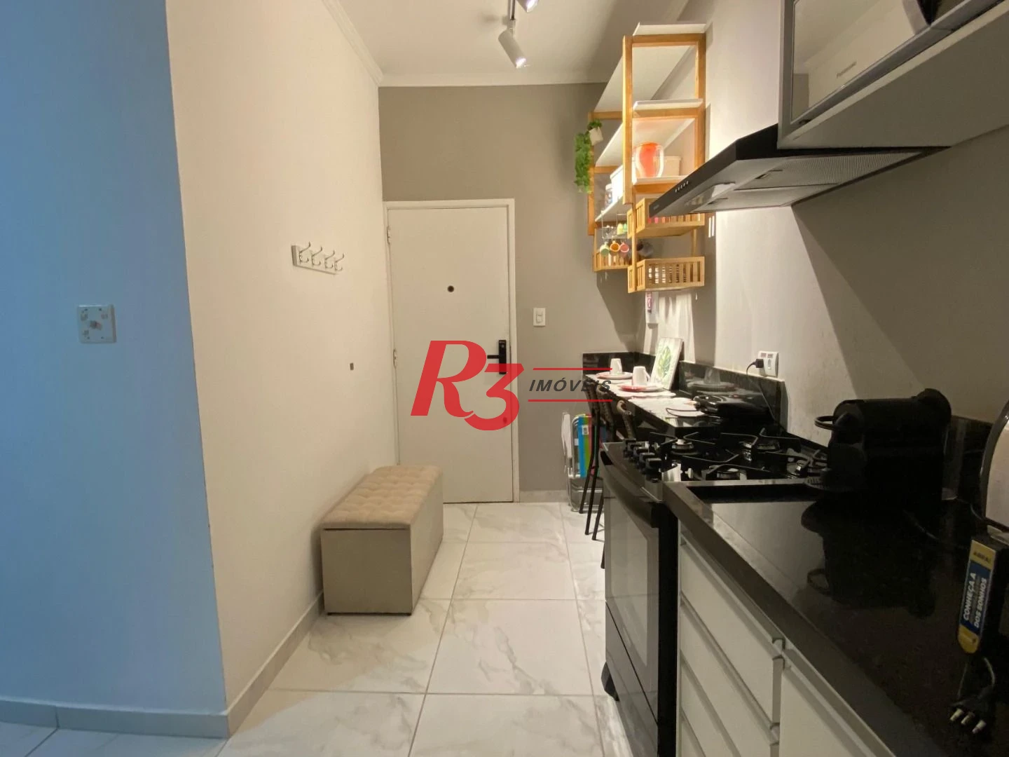 Kitnet com 1 dormitório, 29 m² - venda por R$ 320.000,00 ou aluguel por R$ 3.349,35/mês - Boa Vista - São Vicente/SP