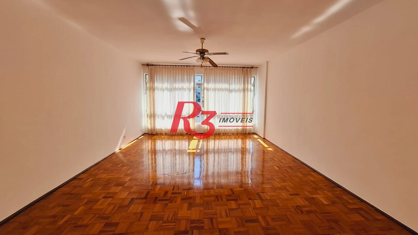 Amplo apartamento à venda ou locação, com 131 m², 1 vaga, no Gonzaga, em Santos SP