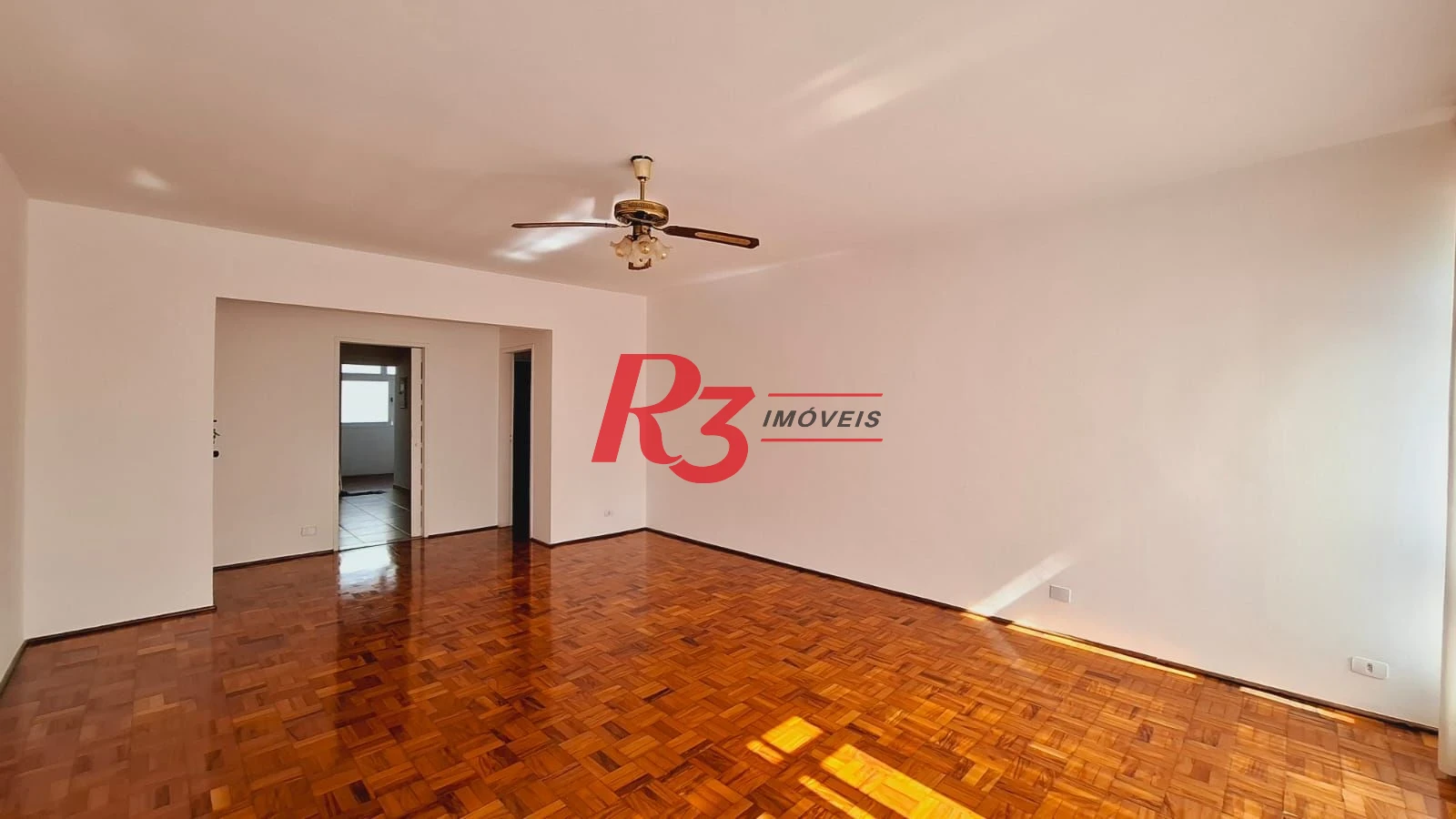 Amplo apartamento à venda ou locação, com 131 m², 1 vaga, no Gonzaga, em Santos SP
