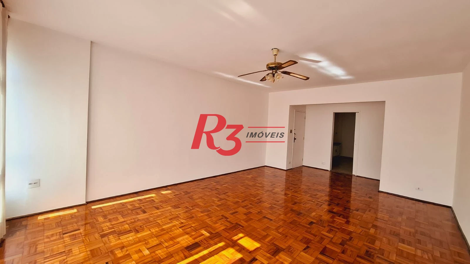 Amplo apartamento à venda ou locação, com 131 m², 1 vaga, no Gonzaga, em Santos SP