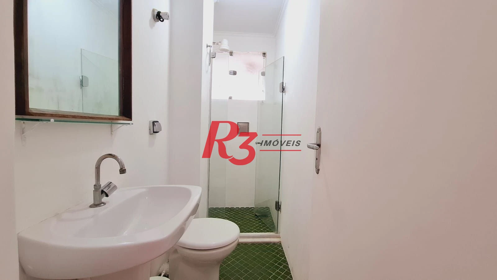 Amplo apartamento à venda ou locação, com 131 m², 1 vaga, no Gonzaga, em Santos SP