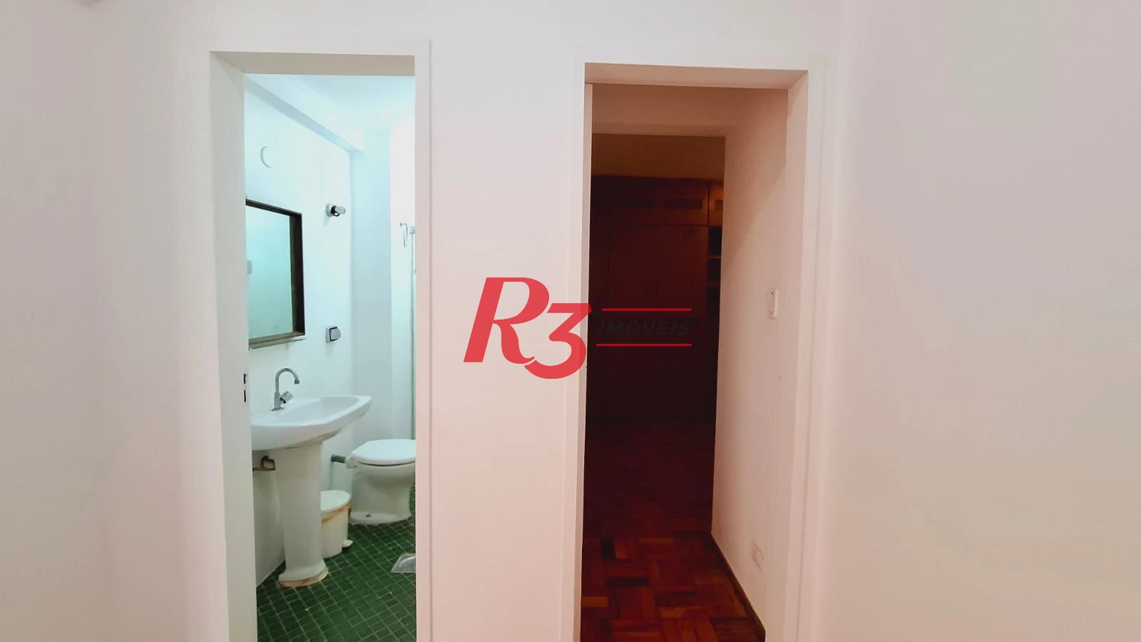 Amplo apartamento à venda ou locação, com 131 m², 1 vaga, no Gonzaga, em Santos SP